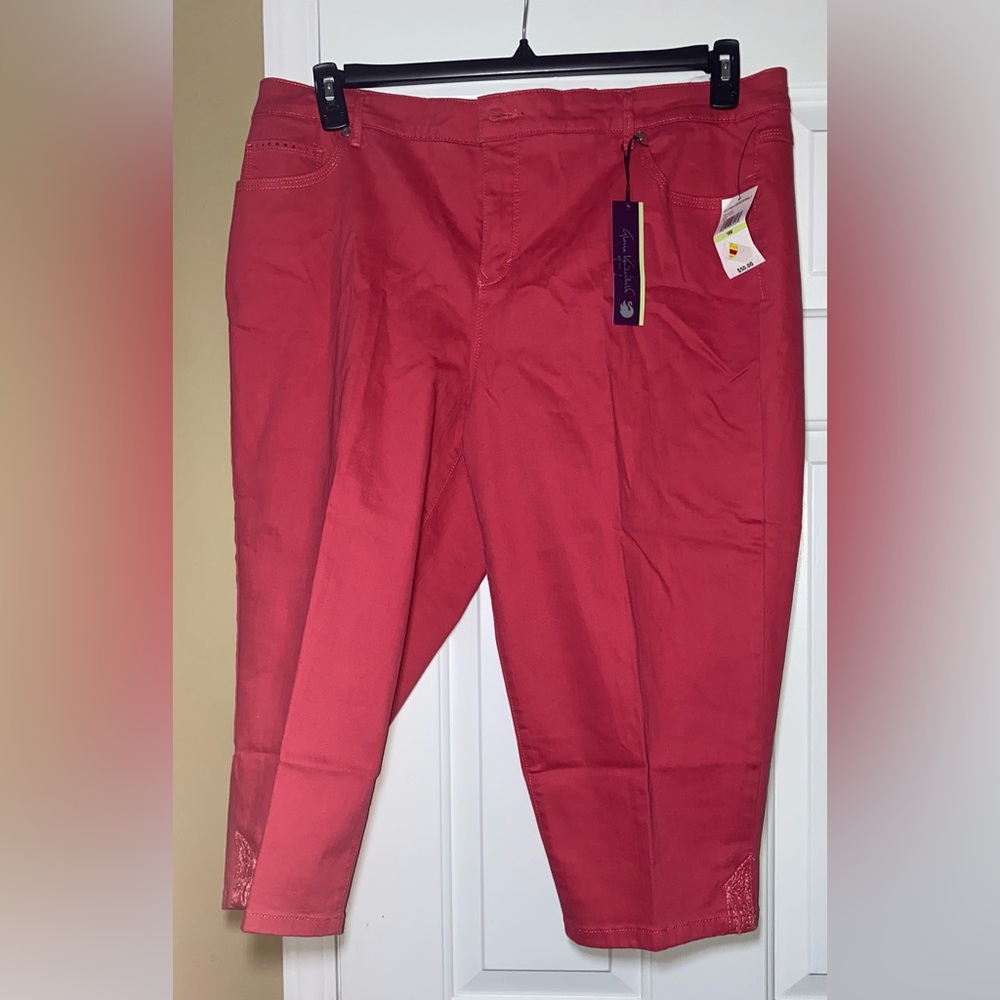 Gloria Vanderbilt Jordyn Capri Jeans